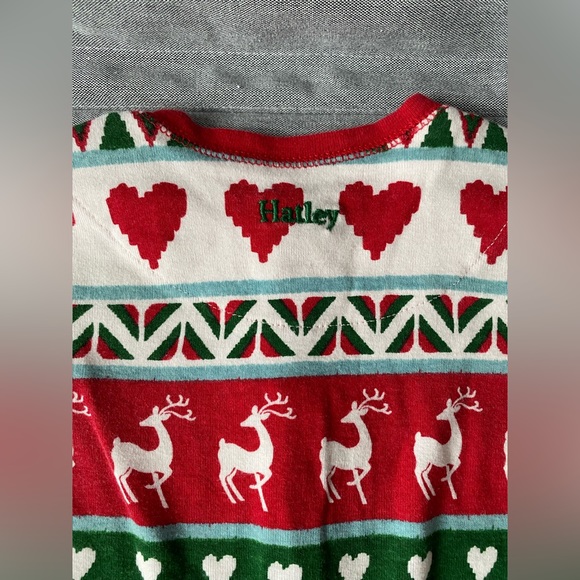 Hatley Christmas onsie for toddler. Cotton, comfortable and fits great. - Picture 3 of 3